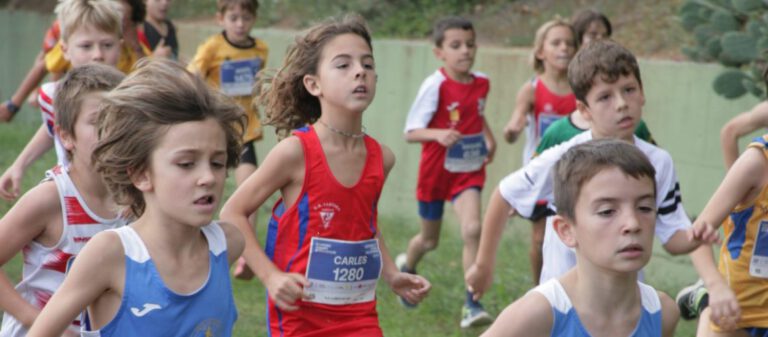 Competicions 26 al 28 de desembre: Esther Tomás guanya la Sant Silvestre del Masnou i 3 rècords del club