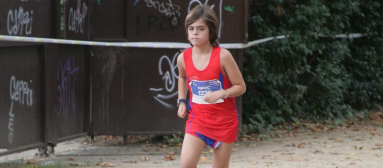 Competicions 17 i 18 de gener: Miguel Ángel Molina subcampió de Catalunya de mitja marató, 2 rècords del club a la mitja (un molt emotiu) i molta participació en pista de la nostra escola
