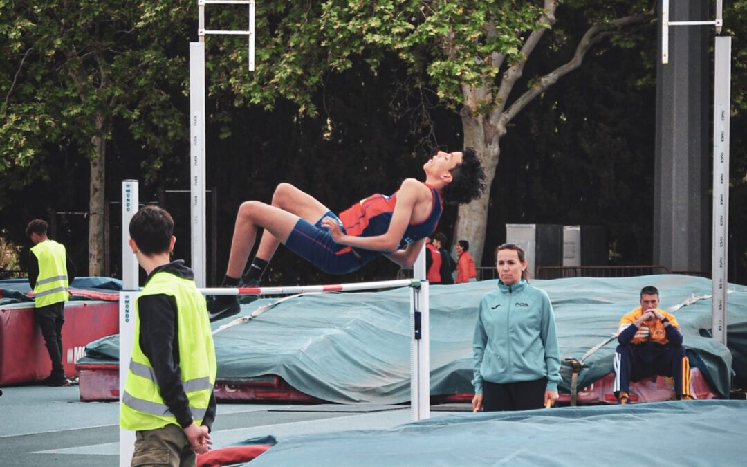 Competicions 11 i 12 d’ abril: 6 equips classificats per a la final del campionat de Catalunya de relleus de promoció i 4 rècords a un campionat de Catalunya absolut per clubs en que estem a la lluita per l’ ascens