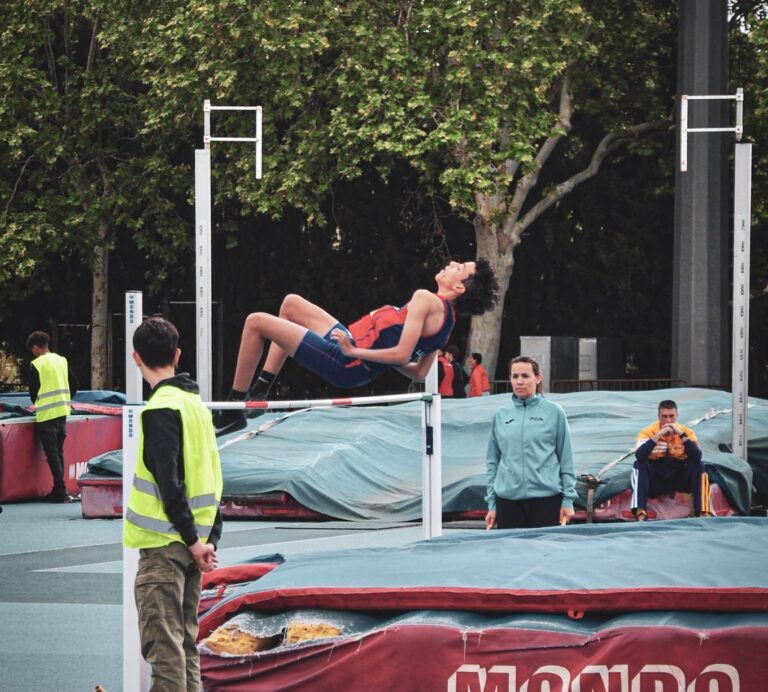 Competicions 11 i 12 d’ abril: 6 equips classificats per a la final del campionat de Catalunya de relleus de promoció i 4 rècords a un campionat de Catalunya absolut per clubs en que estem a la lluita per l’ ascens